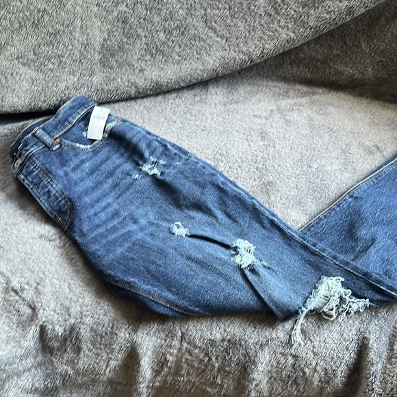 Size 2 Old Navy high- rise slouchy straight jeans - Picture 2 of 3